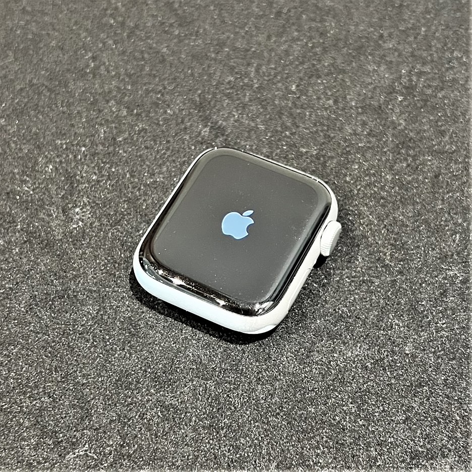 Apple Watch SE 第2世代 GPSモデル 40mm MNJV3J/A