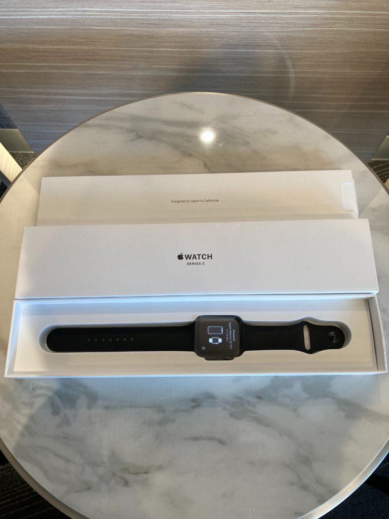 Apple Watch Series3 GPS 42mm ブラックスポーツバンド MTF32J/A