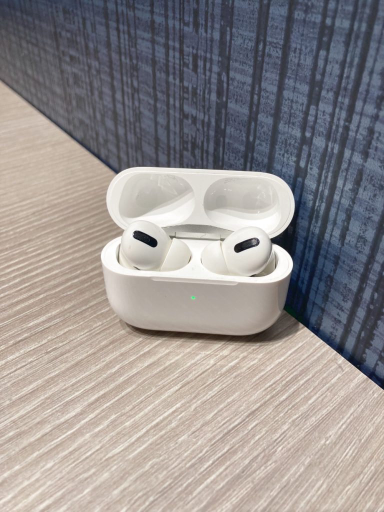 Apple Air Pods Pro MLWK3J/A 〔2021年10月モデル〕