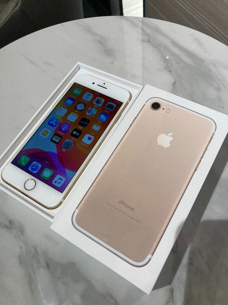 docomo SIMロック解除済み iPhone7 32GB ゴールド MNCG2J/A