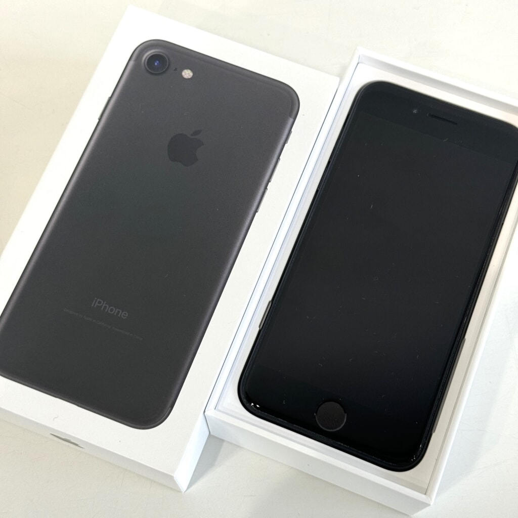 au/SIMロック解除 iPhone7 32GB ブラック MNCE2J/A