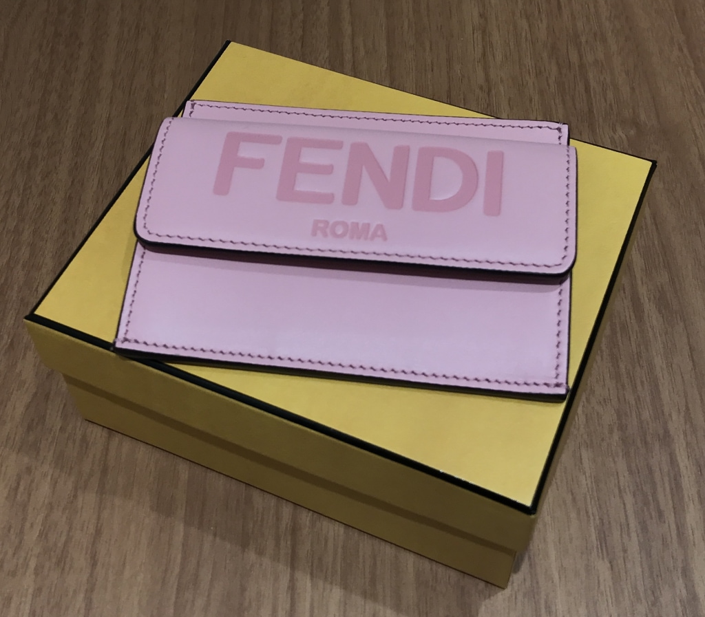 フェンディ コインケース付きカードケース 8M0423