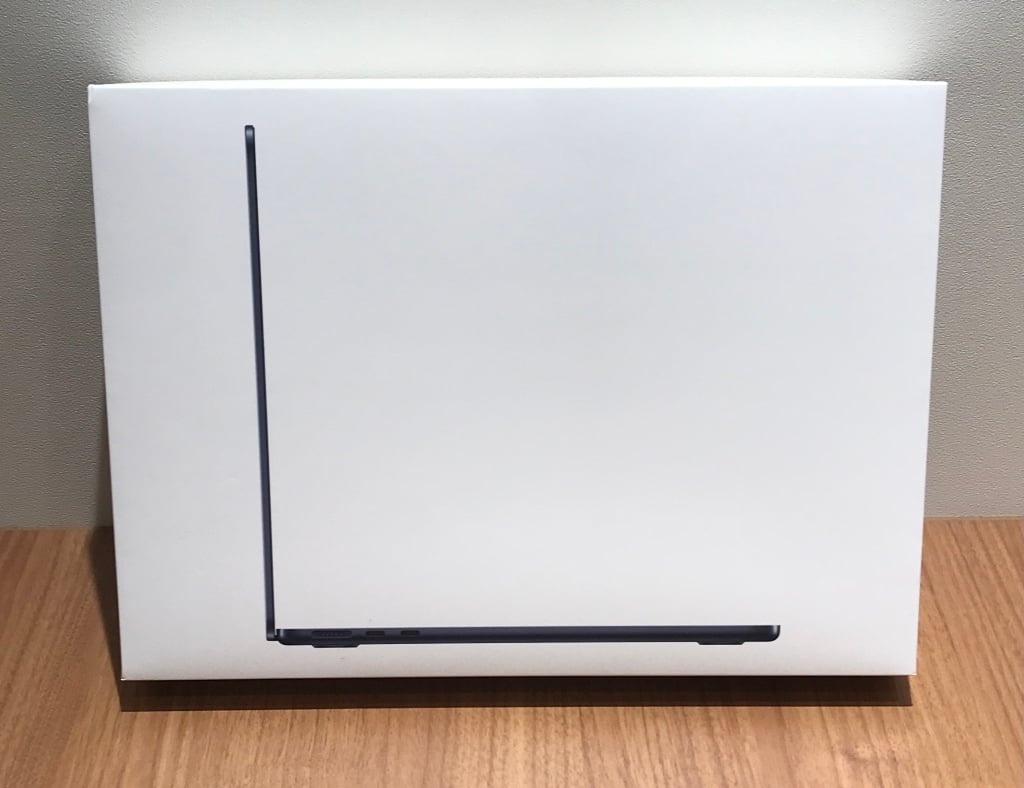 Apple MacBook Air 13インチ 256GB ミッドナイト MLY33J/A
