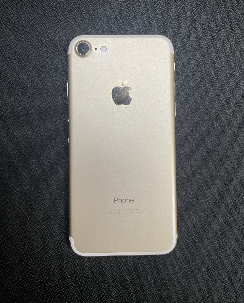 docomo SIMロック解除 iPhone7 128GB ゴールド MNCM2J/A