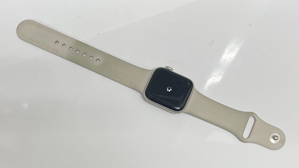 Apple Watch SE2 40mm GPS スターライトアルミニウムケース/スターライトスポーツバンド MNJP3J/A