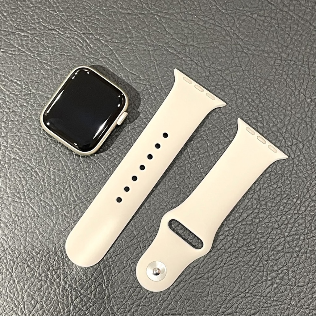 AppleWatch SE2 40mm GPS スターライトアルミニウムケース/スターライトスポーツバンド MNJP3J/A