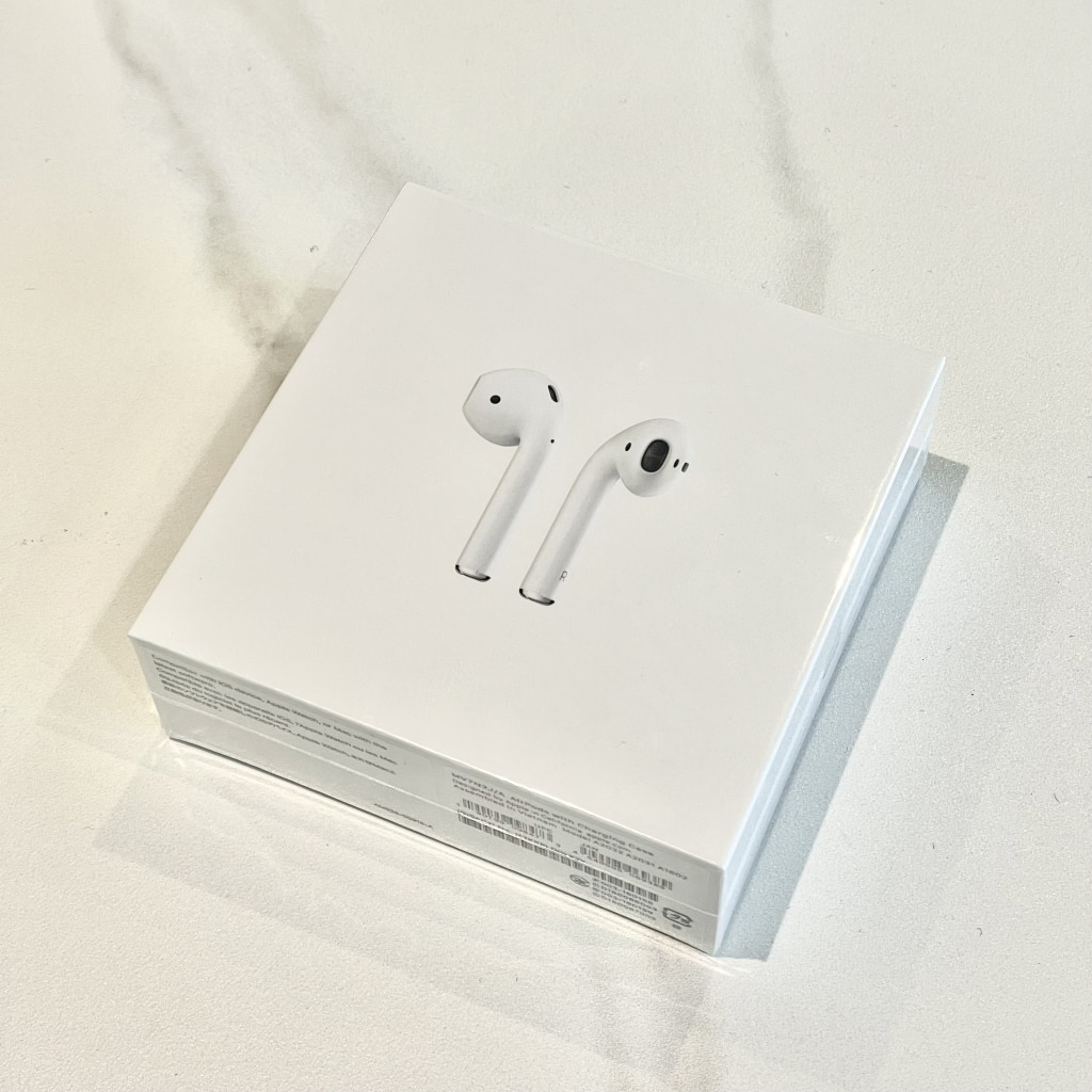 Apple AirPods with Charging Case(第2世代) MV7N2J/A