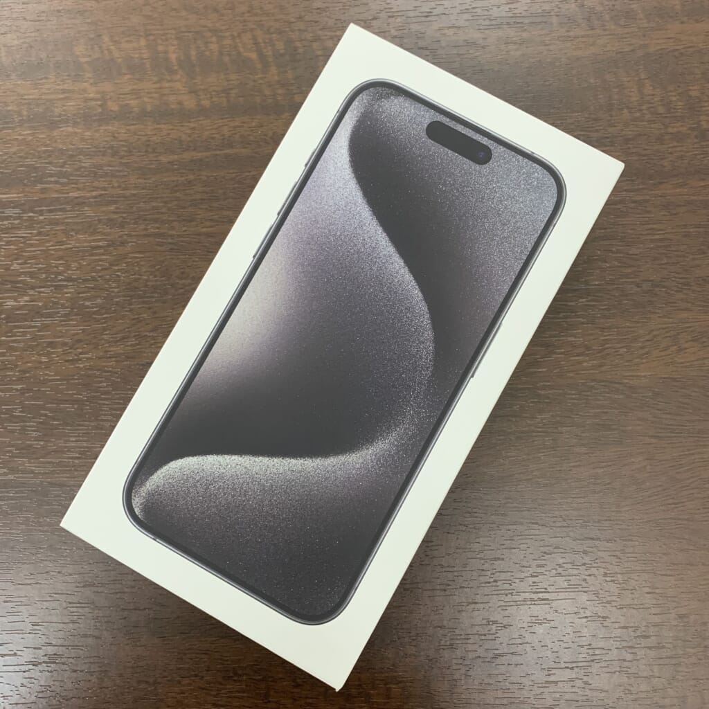 SIMロック解除(softbank) iPhone15Pro 1TB ブラックチタニウム MTUQ3JA