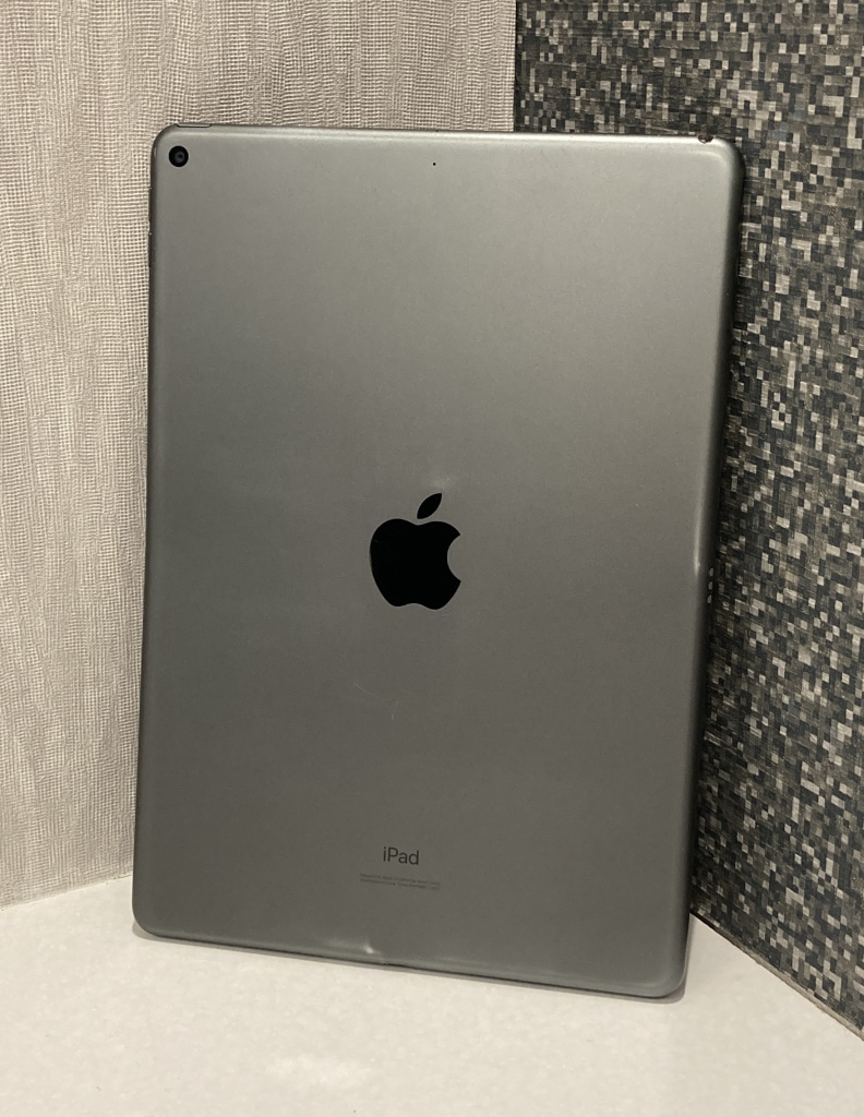 iPad Air 第3世代 Wi-fiモデル 64GB スペースグレイ MUUJ2J/A