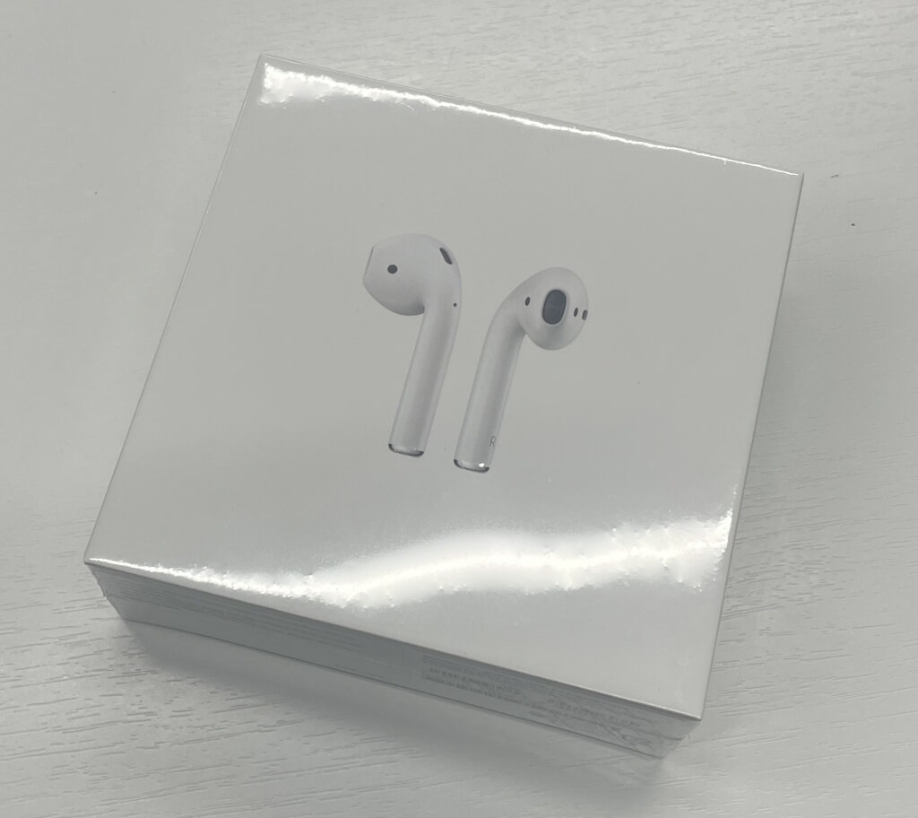 Apple AirPods with Charging Case(第2世代) MV7N2J/A