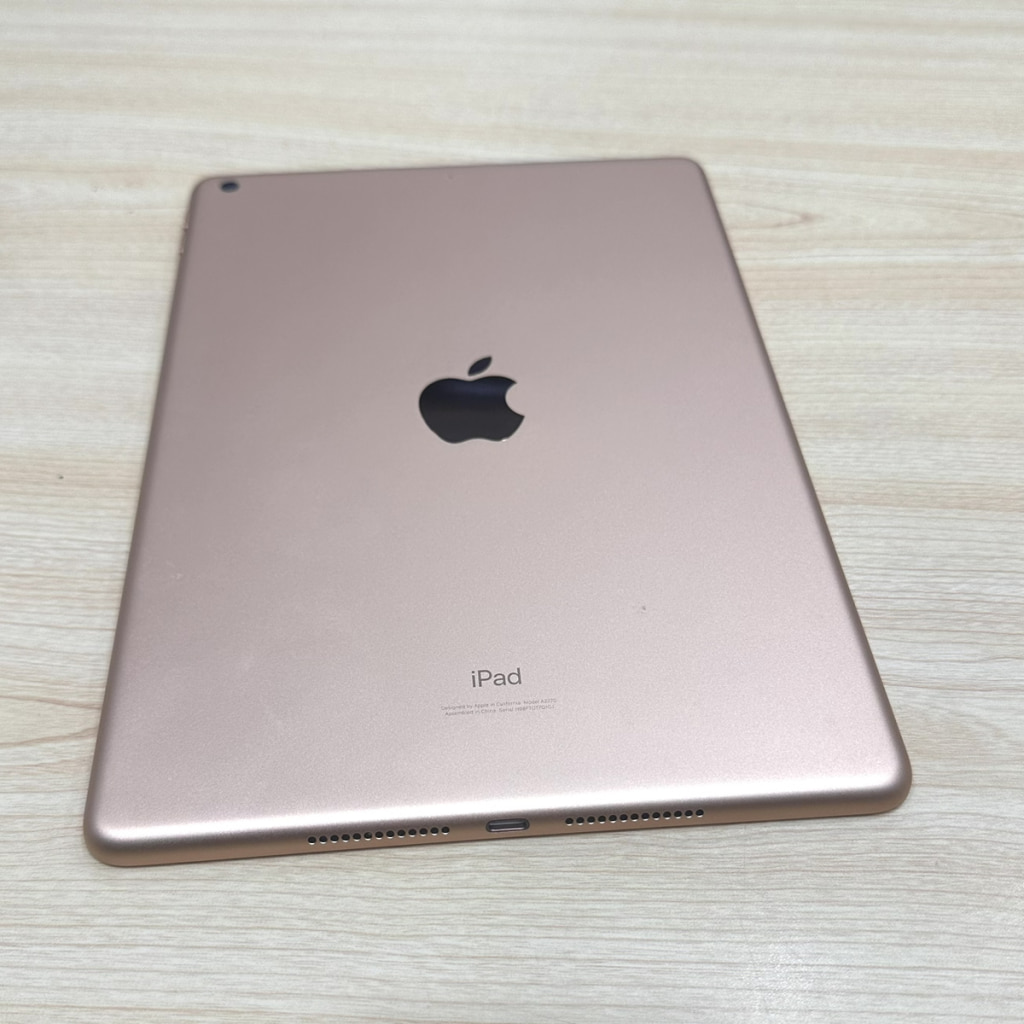 iPad 第8世代 128GB Wi-Fiモデル ゴールド MYLF2J/A