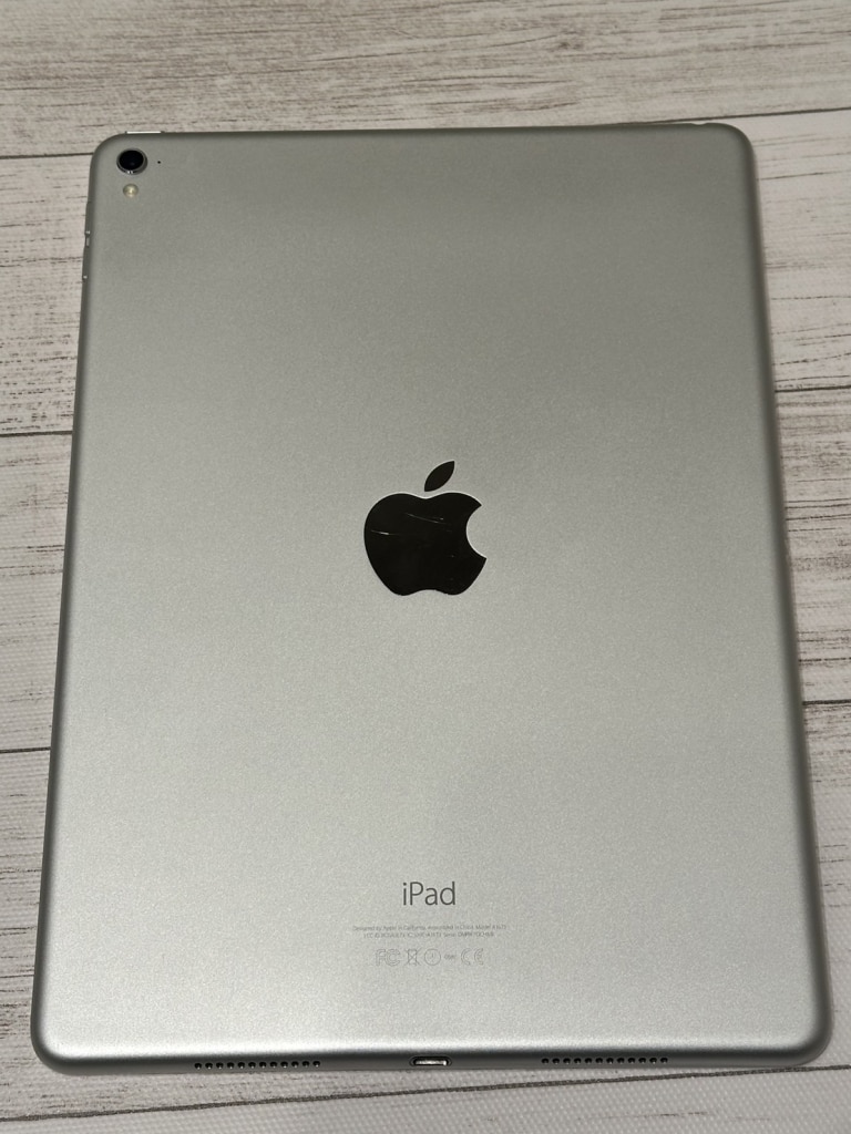 Apple iPad Pro 9.7インチ Wi-Fiモデル 128GB  MLMW2J/A