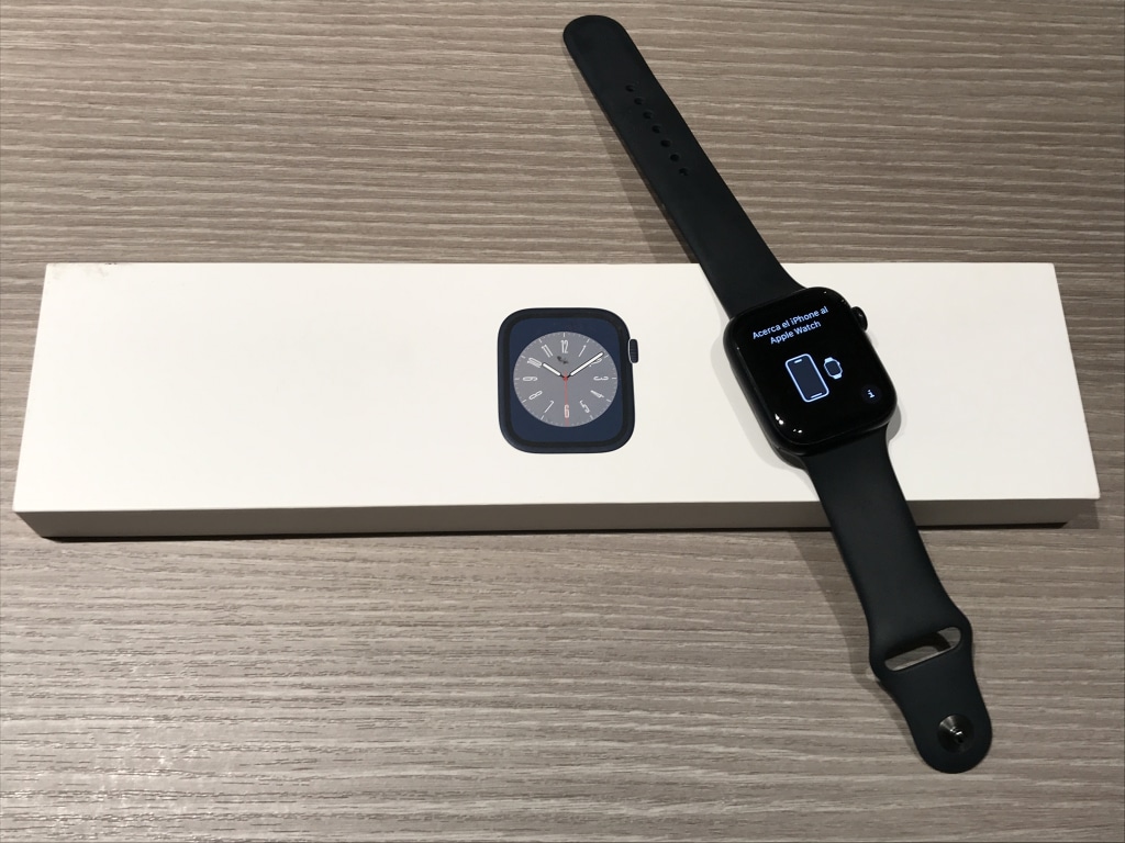 Apple Watch Series 8 GPSモデル ミッドナイトスポーツバンド 45mm MNP13J/A