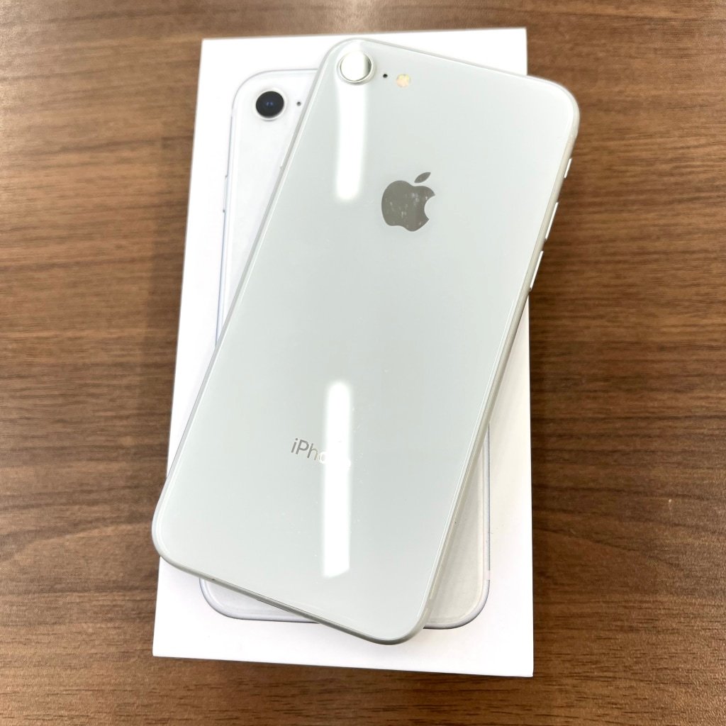 au/SiMロック解除 iPhone8 64GB シルバー MQ792J/A