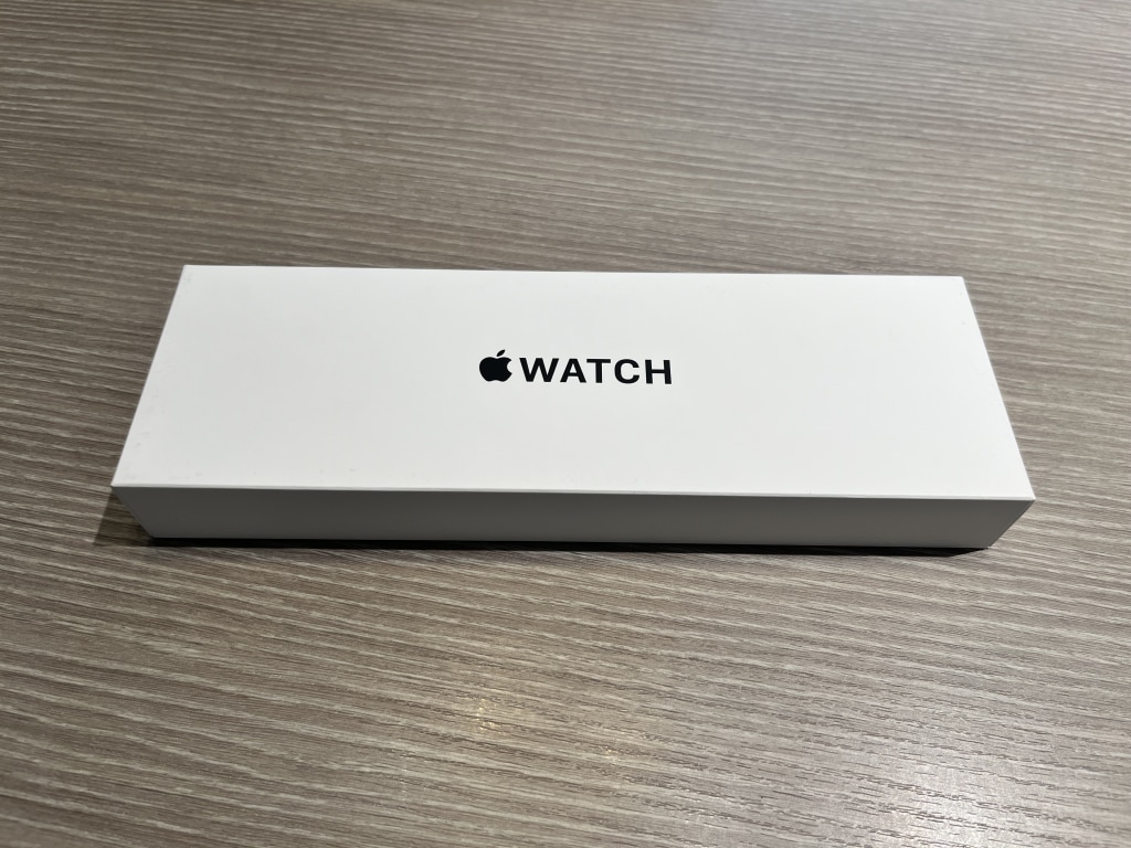 Apple Watch SE 第2世代 GPSモデル 40mm MR9Y3J/A [ミッドナイトスポーツバンド M/L]