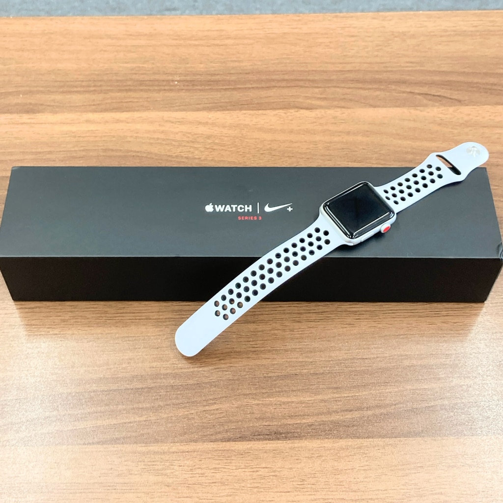 AppleWatch Nike+ GPS+Cellularモデル 42mm MQME2J/A