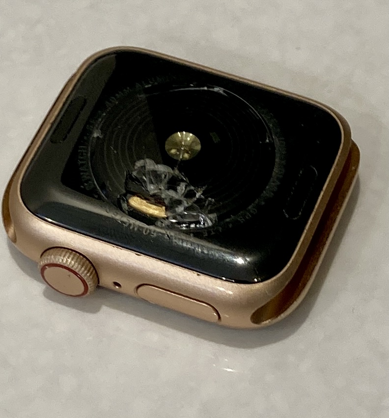 Apple WatchSE GPS+Cellular 40mm ゴールド MYEH2J/A