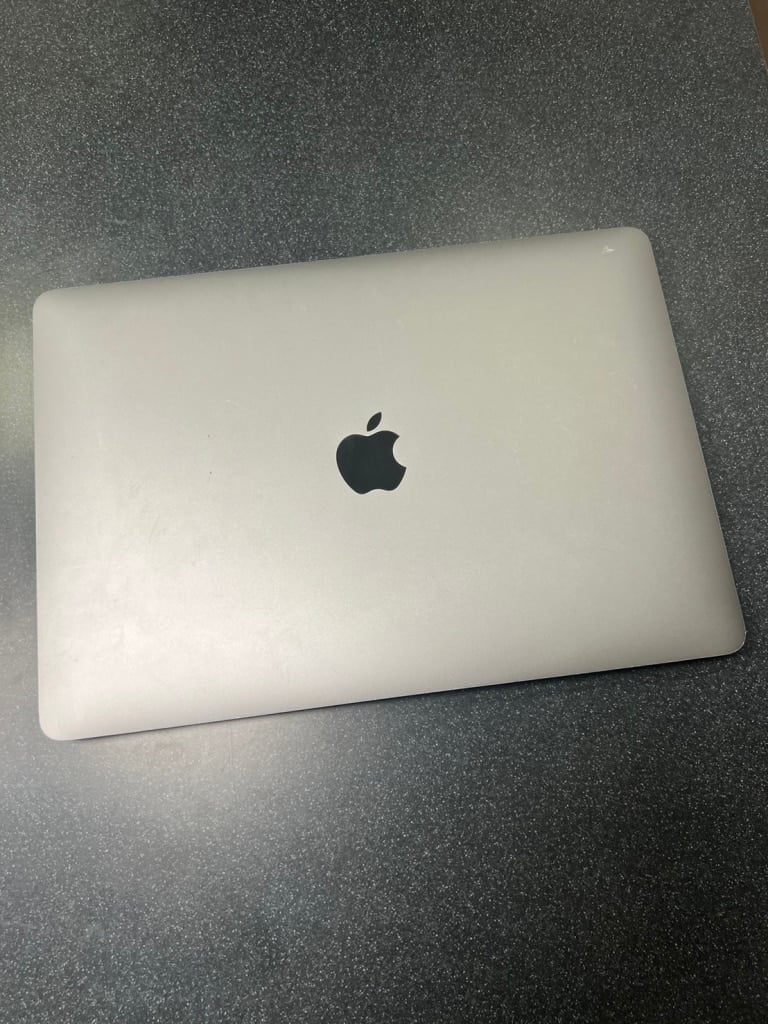 Apple MacBook Air 13インチ 256GB MGN93J/A シルバー (M1・2020)