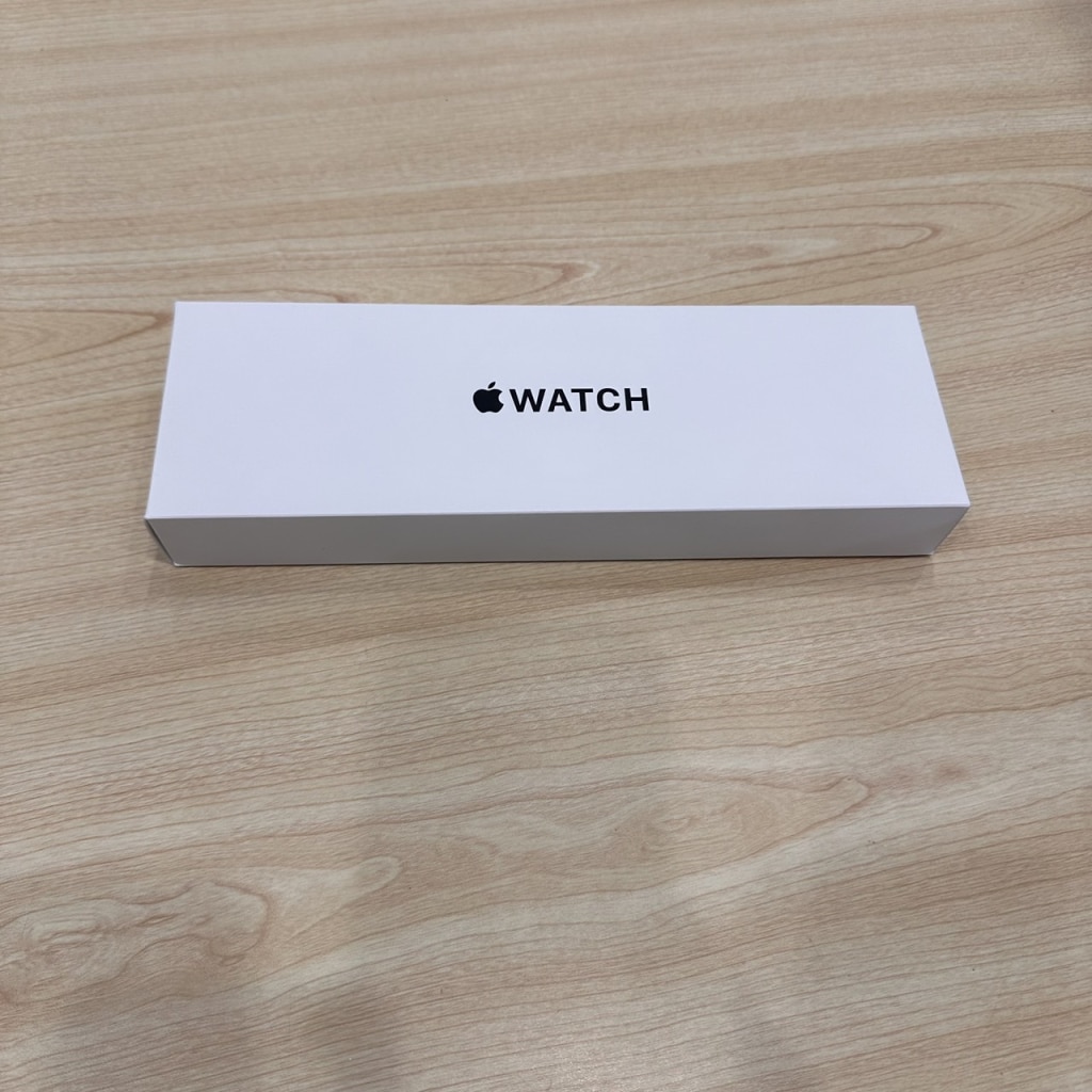 Apple Watch SE 第2世代 GPSモデル 40mm MR9Y3J/A [ミッドナイトスポーツバンド M/L]