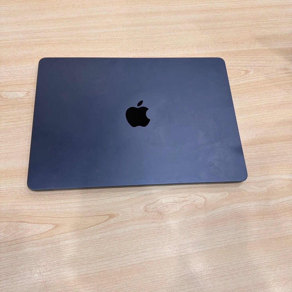 Apple MacBook Air 13インチ 256GB ミッドナイト A2681