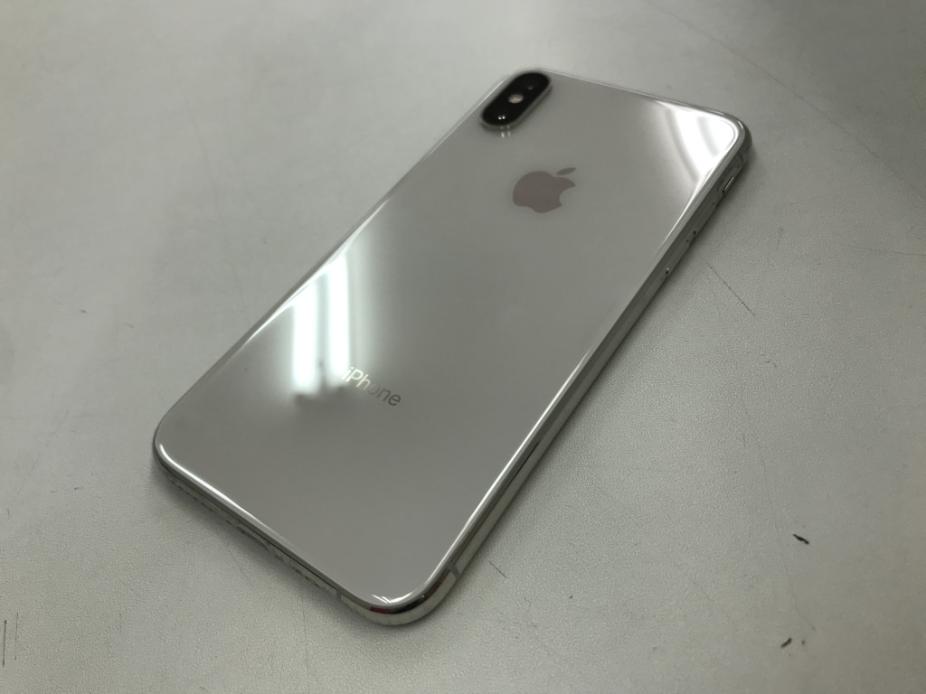 SIMロック解除(docomo)iPhoneXS 64GB シルバー MTAX2J/A