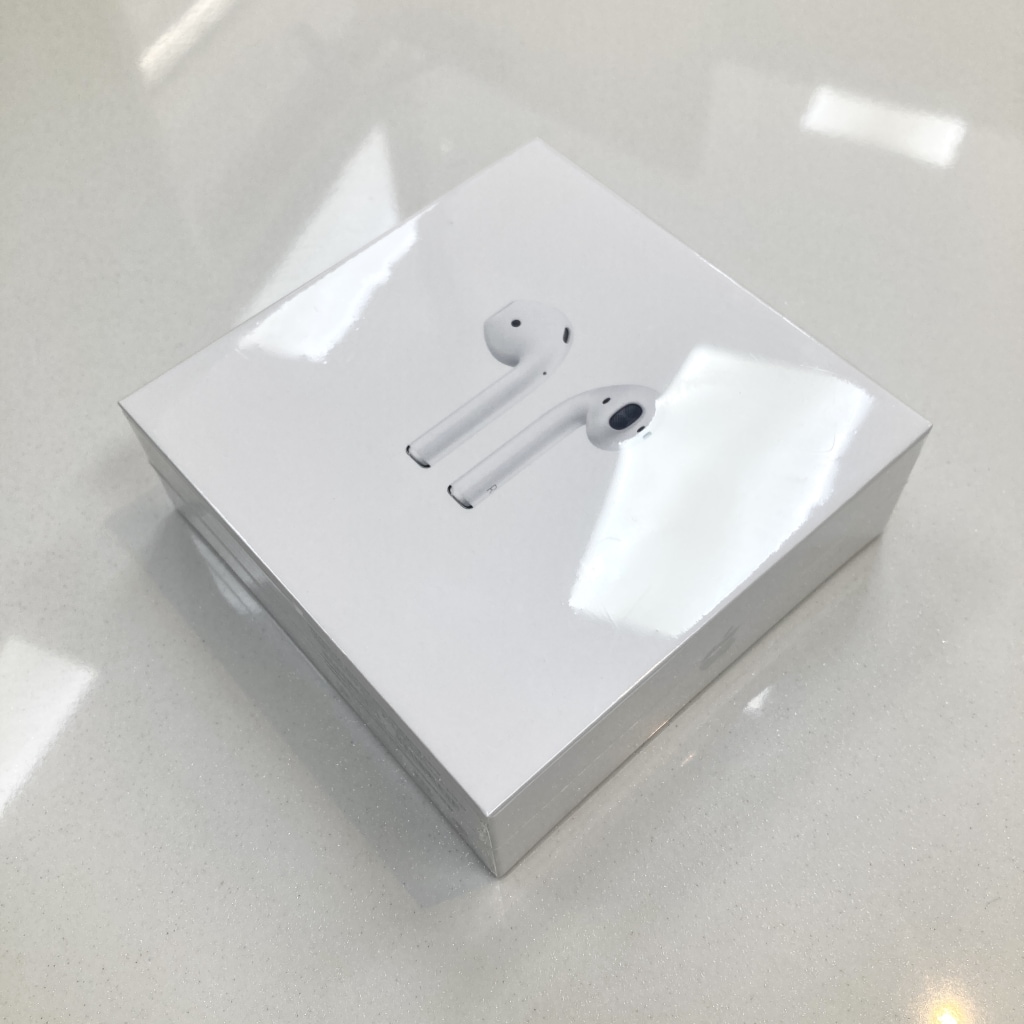 Apple Air Pods with Charging Case (第2世代) MV7N2J/A