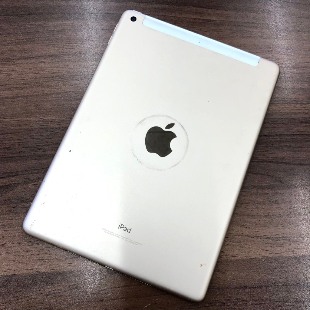 au/SIMロック解除 iPad 第5世代 Cellular 32GB ゴールド MPG42J/A