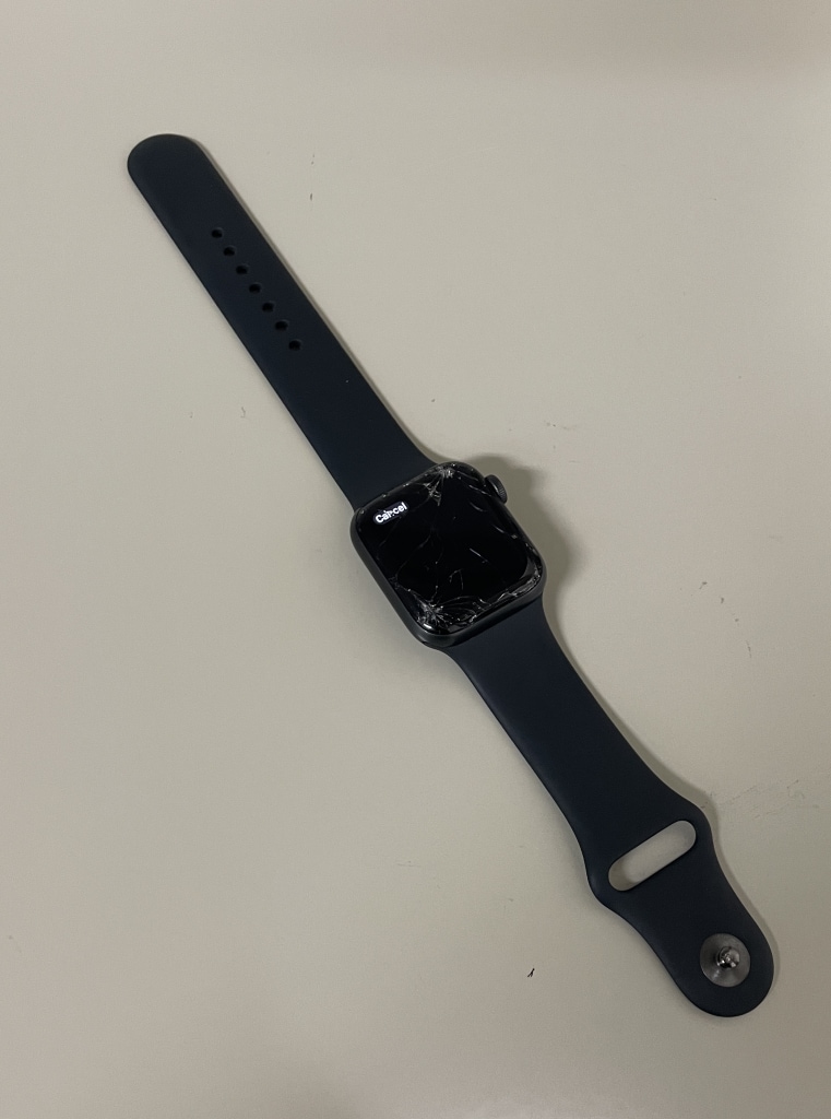 Apple Apple Watch SE 40mm スペースグレイ 海外版 MKQ13KS/A