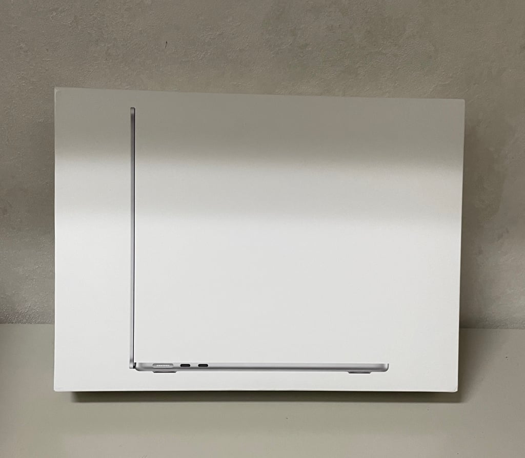 Apple MacBook Air 13インチ 8GB 256GB 2024 M3 MRXQ3J/A