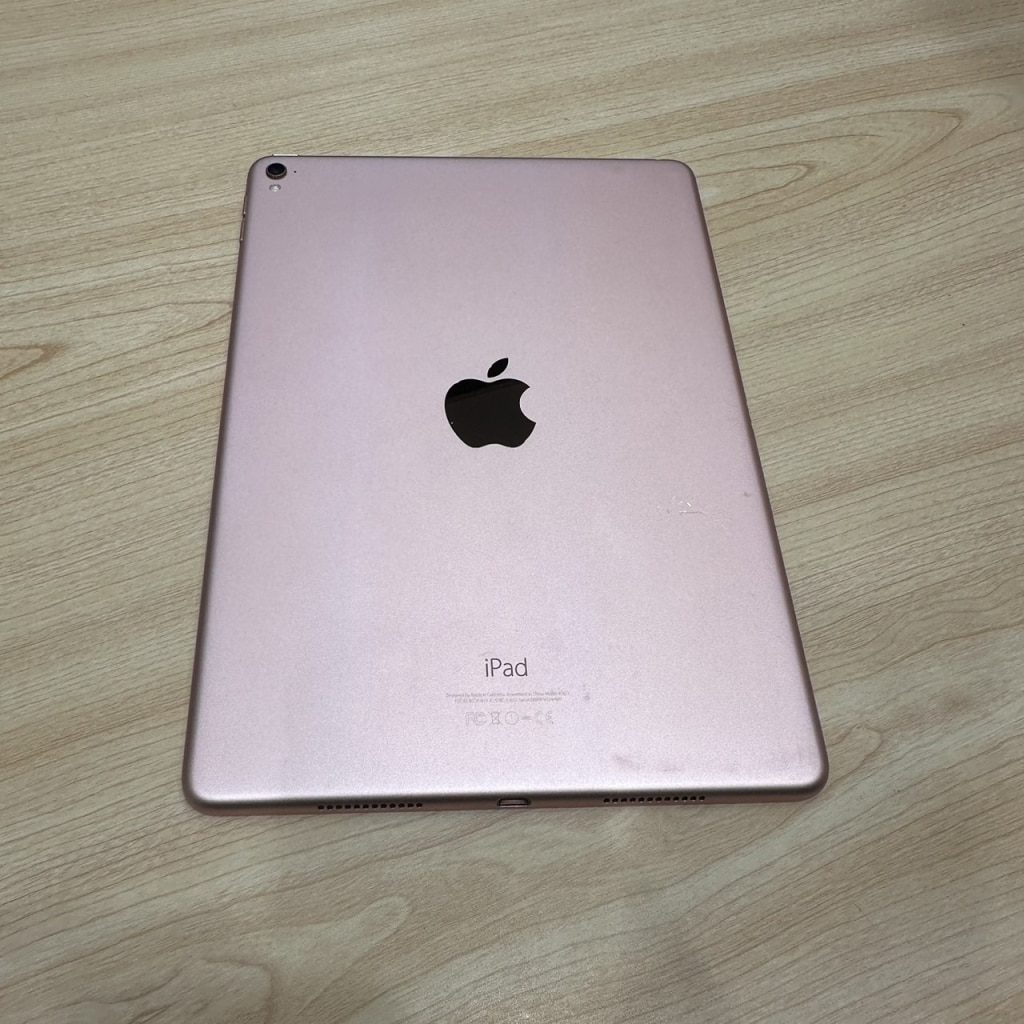 iPad Pro 9.7インチ Wi-Fiモデル 32GB ローズゴールド MM172J/A