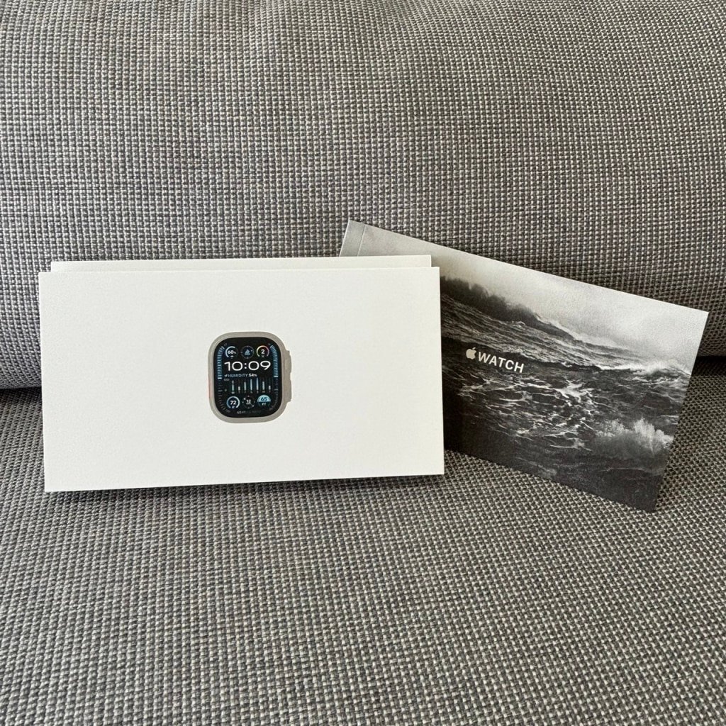 Apple Watch Ultra 2 GPS + Cellular チタニウム 49mm MREG3J/A