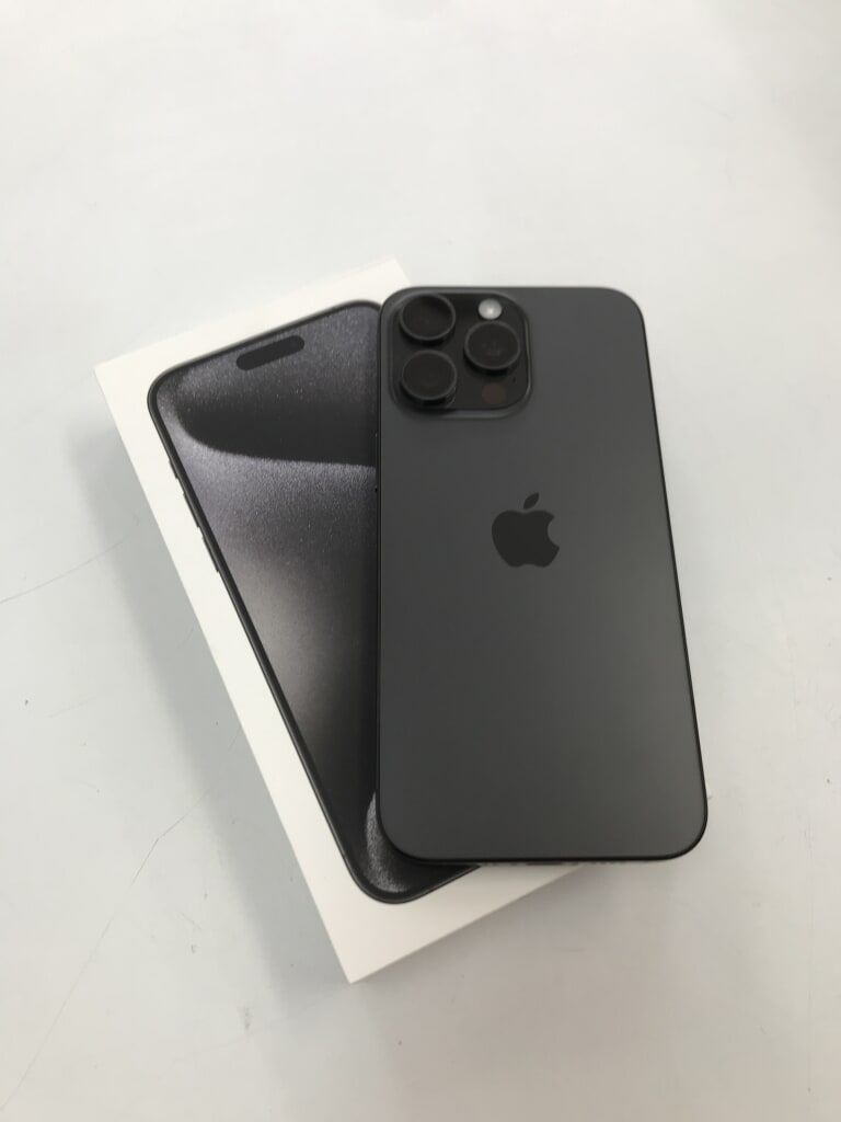 iPhone 15 ProMax 256GB ブラックチタニウム MU6P3J/A