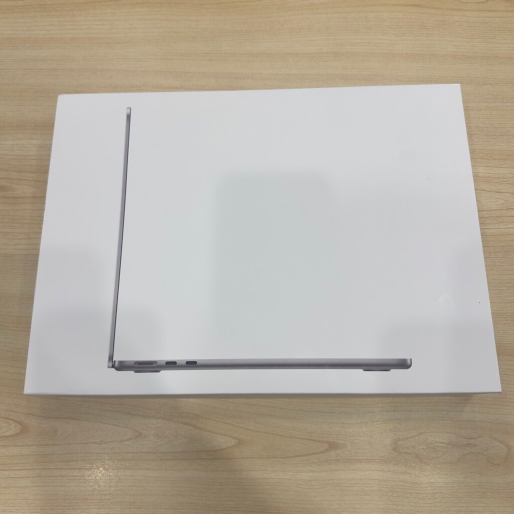 Apple MacBook Air Liquid Retinaディスプレイ 13.6 M3チップ 8GB 256GB MRXN3J/A