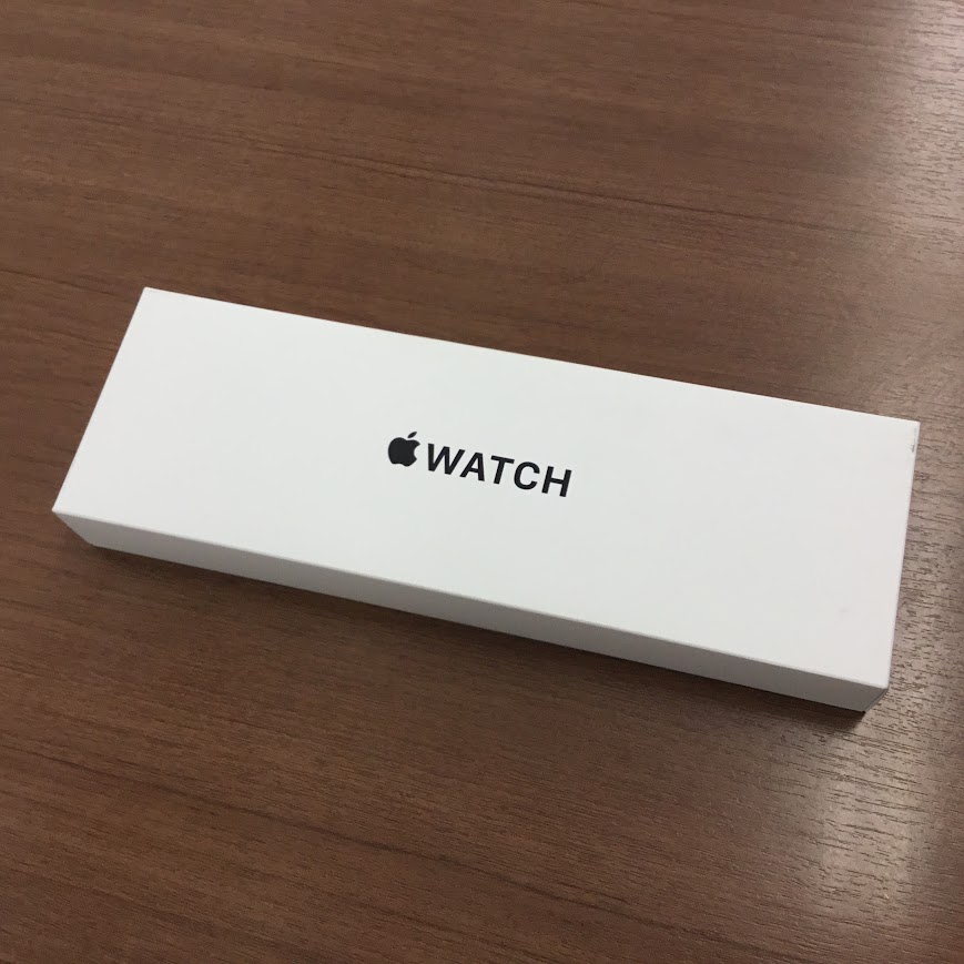 Apple Watch SE2 40mm GPS ミッドナイトアルミニウムケース/ミッドナイトスポーツバンド MR9X3J/A