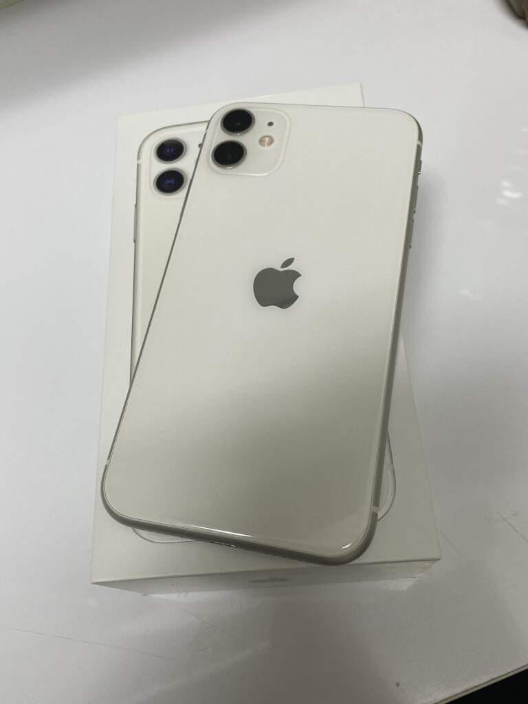 SIMロック解除(Softbank)iPhone11 128GB ホワイト MWM22J/A