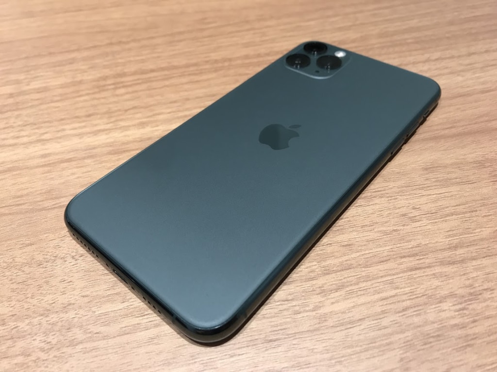 SIMロック解除(au)iPhone11ProMAX 64GB ミッドナイトグリーン MWHH2J/A