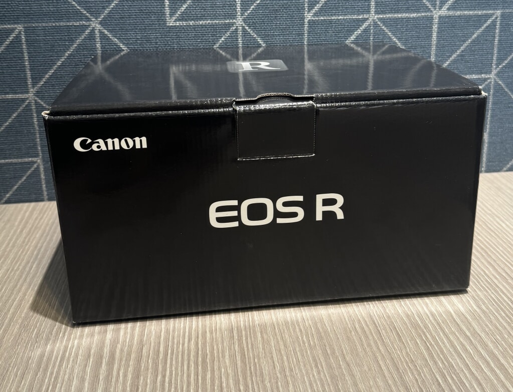 キャノン EOS R DS126721 デジタル ミラーレス一眼カメラ ボディ