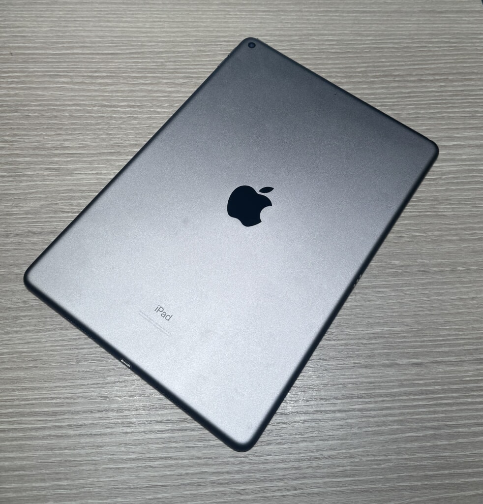 Apple iPad Air 第3世代 Wi-Fiモデル 256GB スペースグレイ FUUQ2J/A