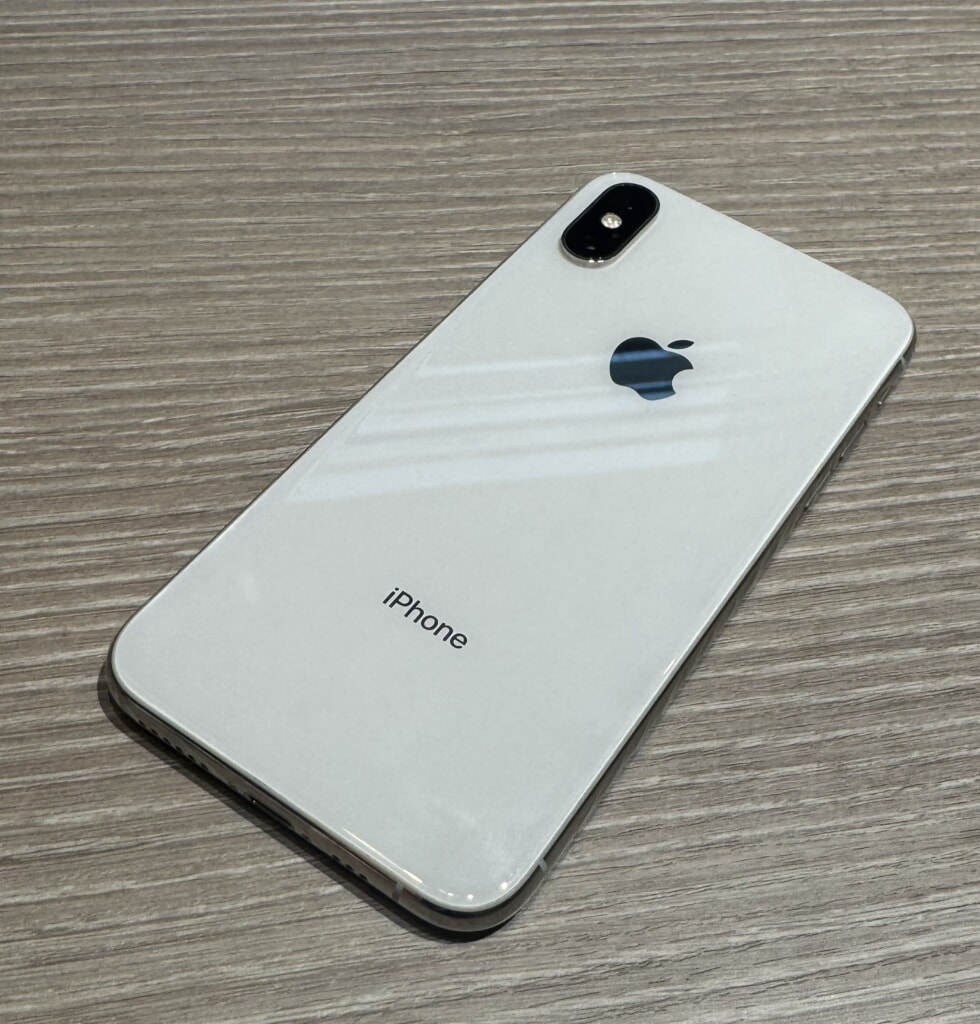 SIMロック解除(Softbank)iPhoneXS 256GB シルバー MTE12J/A