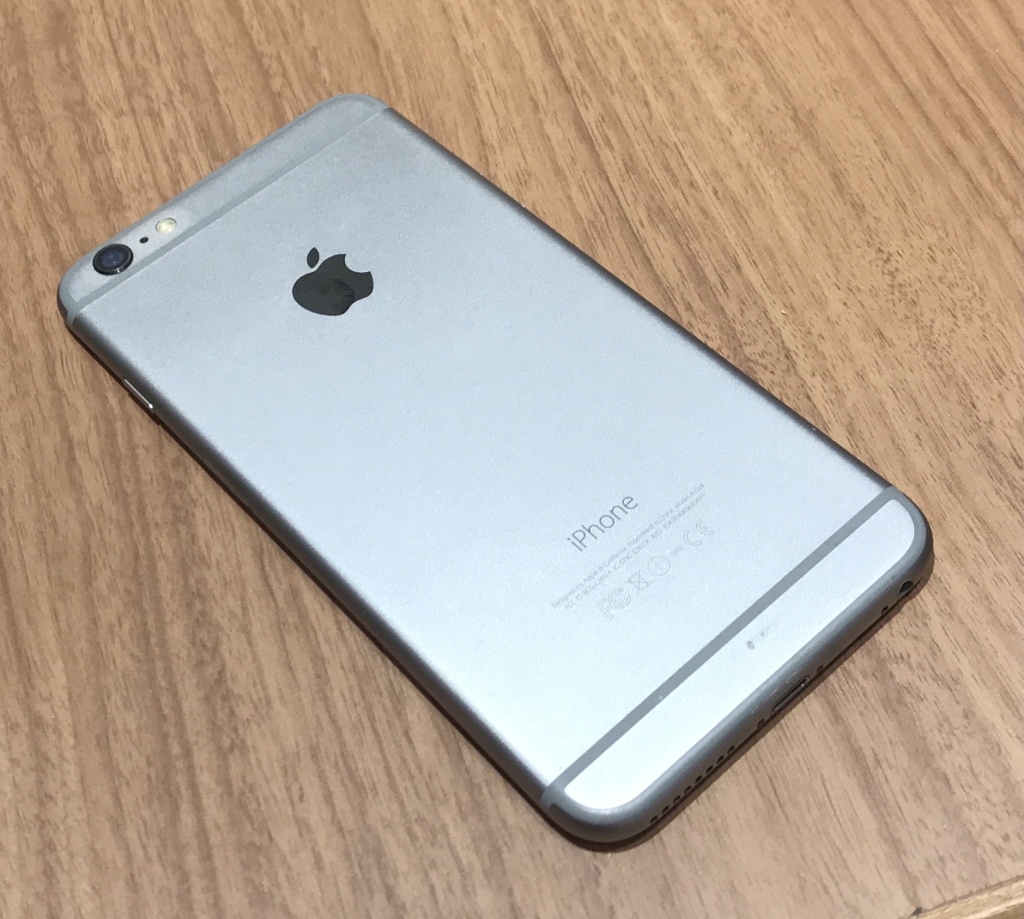 iPhone 6 Silver いたく 16 GB docomo