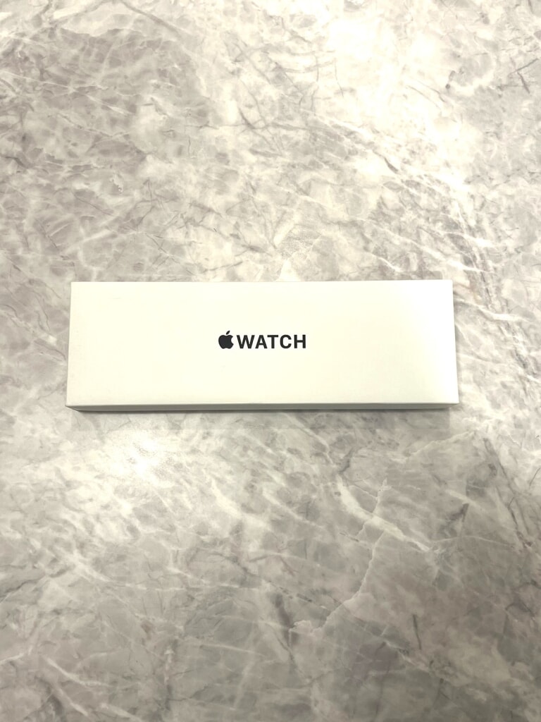 Apple Watch SE 第2世代 GPSモデル 40mm MR9Y3J/A [ミッドナイトスポーツバンド M/L]