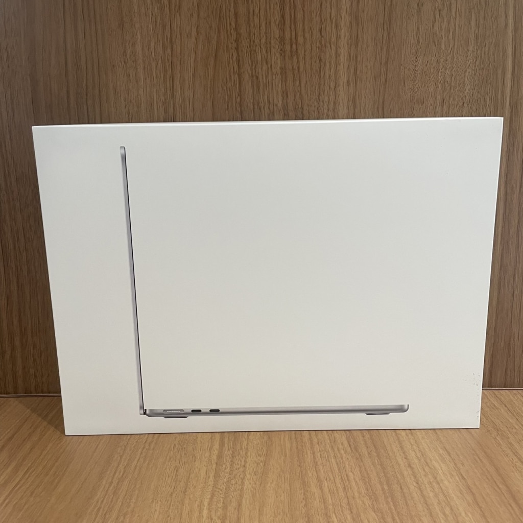 Macbook Air 13.6インチ 2022 M2 メモリ8GB SSD512GB シルバー MLY03J/A