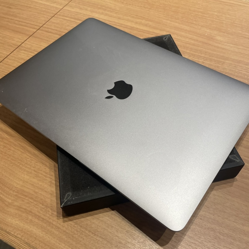 Apple MacBookAir 13インチ 256GB スペースグレイ MGN63J/A