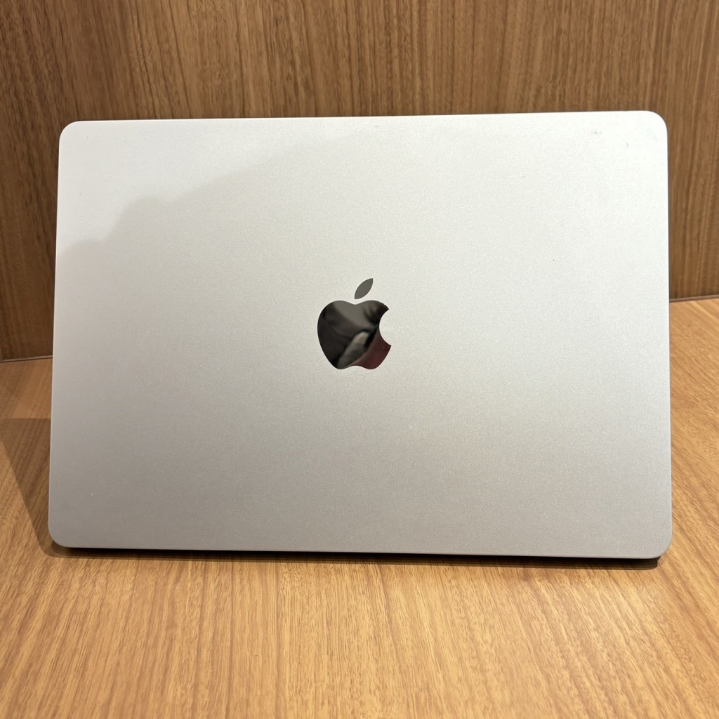 Apple MacBook Air 13インチ 256GB  A2681