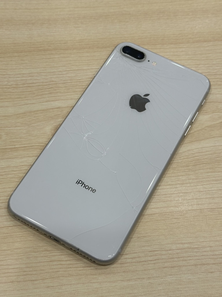 au/SIMロック解除済 iPhone8Plus 64GB シルバー MQ9L2J/A