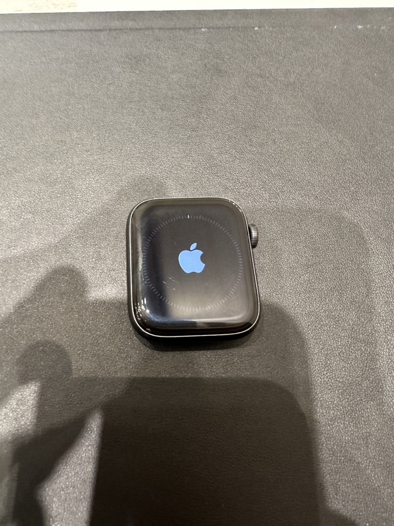 Apple Watch SE GPSモデル 44mm MRE93J/A