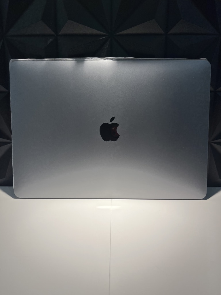 MacBookAir 13インチ 512GB MGN73J/A