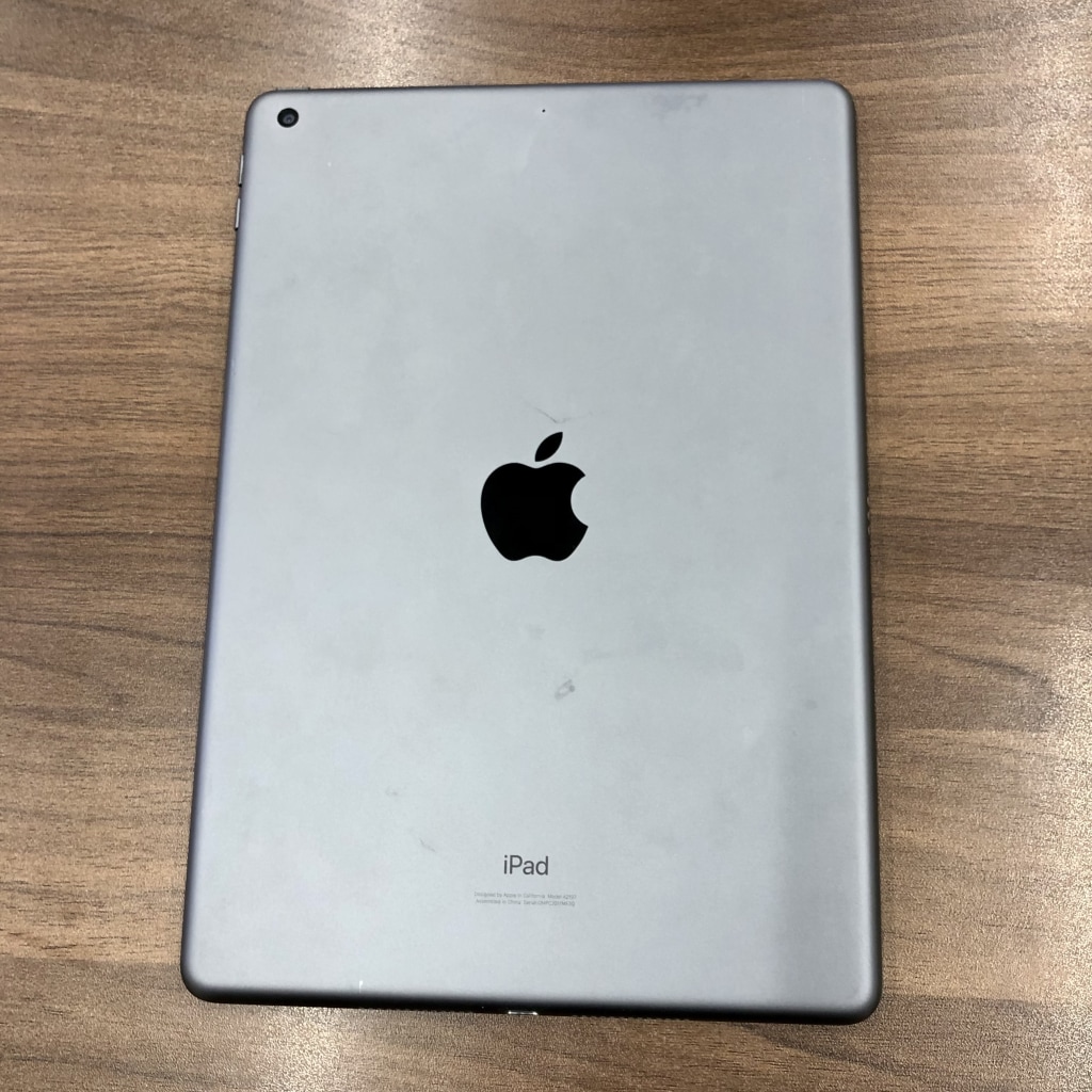 iPad 第7世代 128GB Wi-Fiモデル スペースグレイ MW772J/A