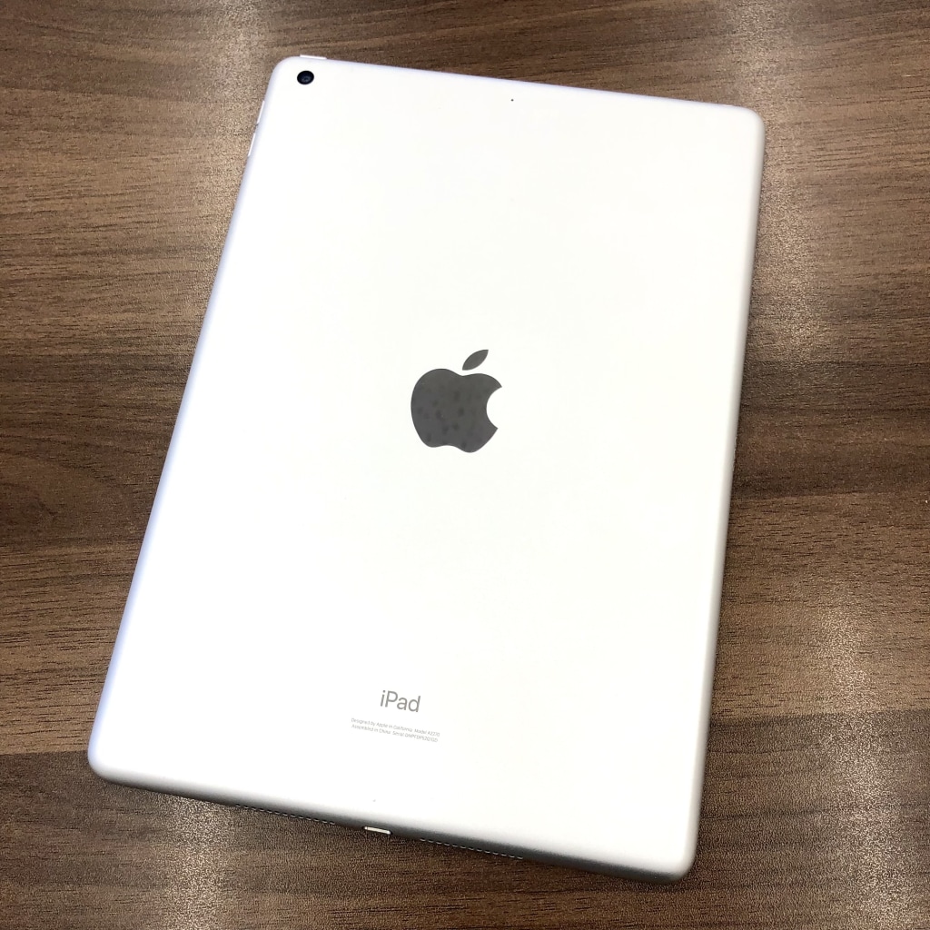 Apple iPad第8世代 wi-fiモデル 32GB シルバー MYLA2J/A