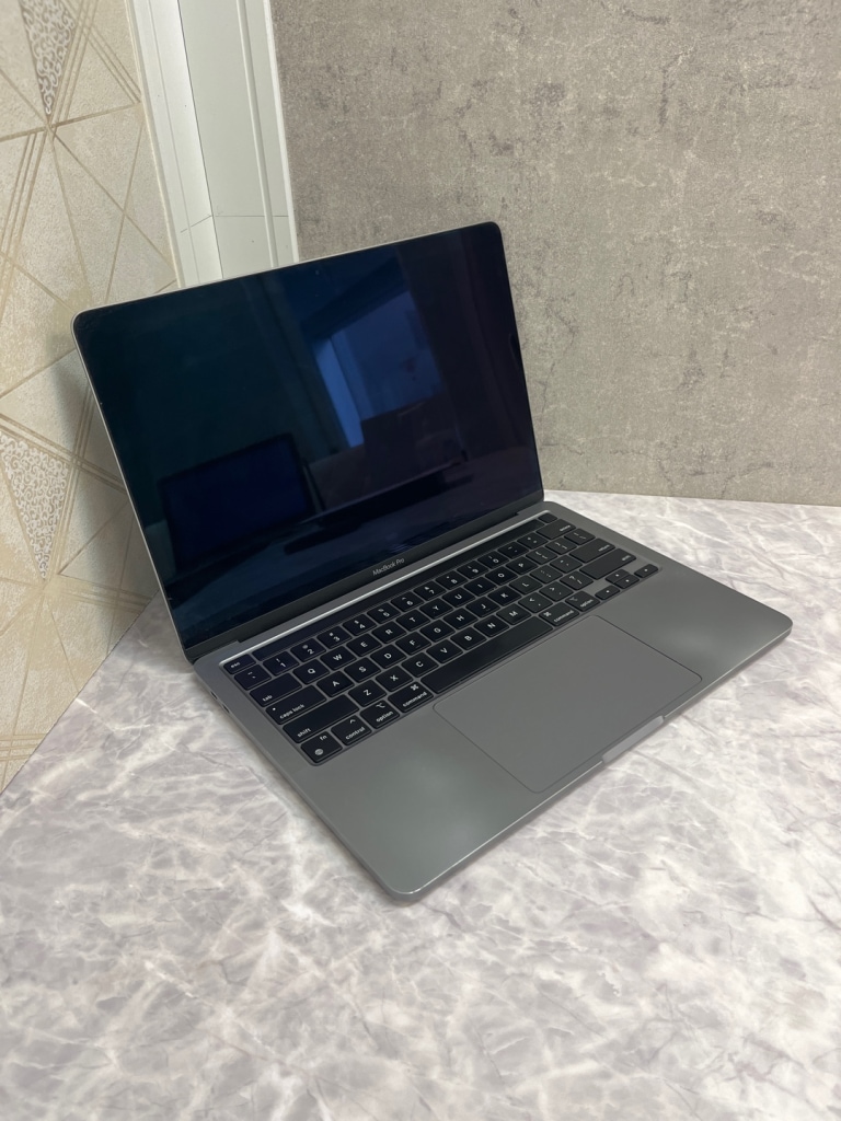 Apple MacBook Pro 13インチ 2020 Apple M1 A2338